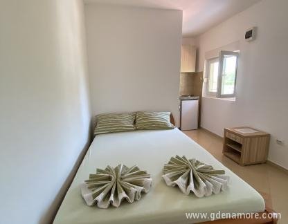 Sun-Love, Apartman 3, privatni smeštaj u mestu Sutomore, Crna Gora - viber_image_2024-08-08_20-03-13-882